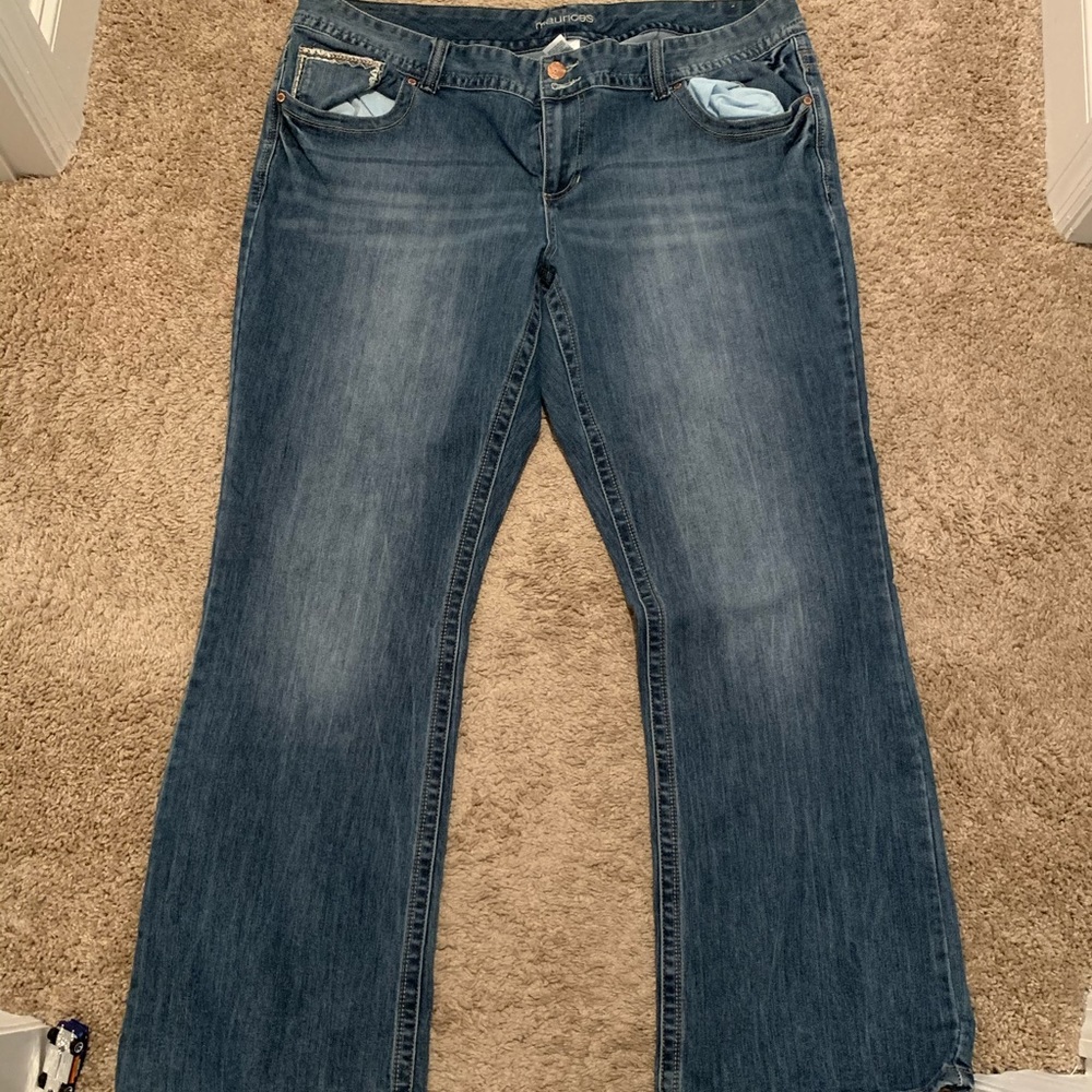 Maurice’s Boot Cut 22 size LIKE NEW
